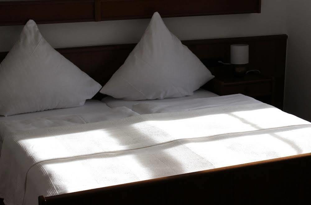 Galerie Riesling Hotel ทริทเท็นไฮม์ ภายนอก รูปภาพ